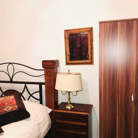 Modern Cosy Room With Private Bathroom Harrow Ngoại thất bức ảnh